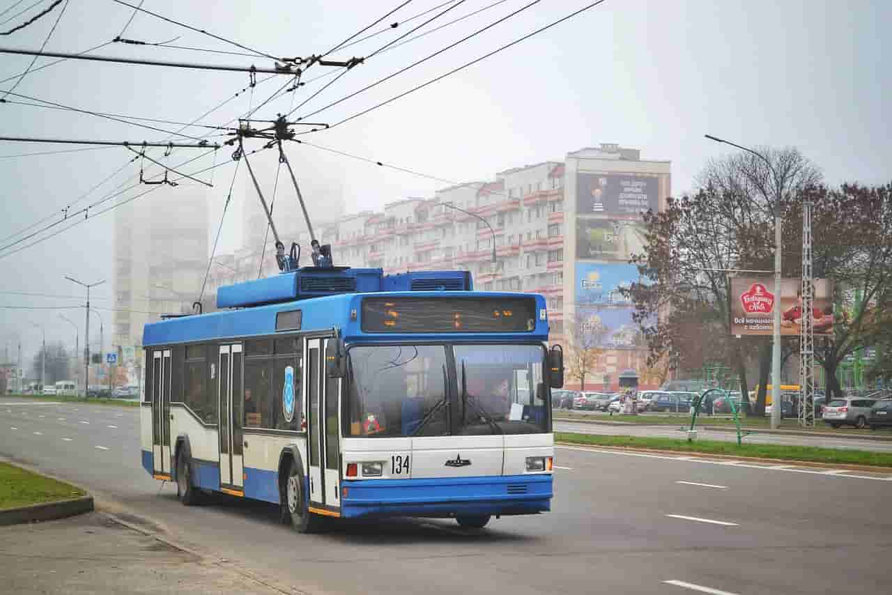 trolley-4693195_1280_compressed.jpg