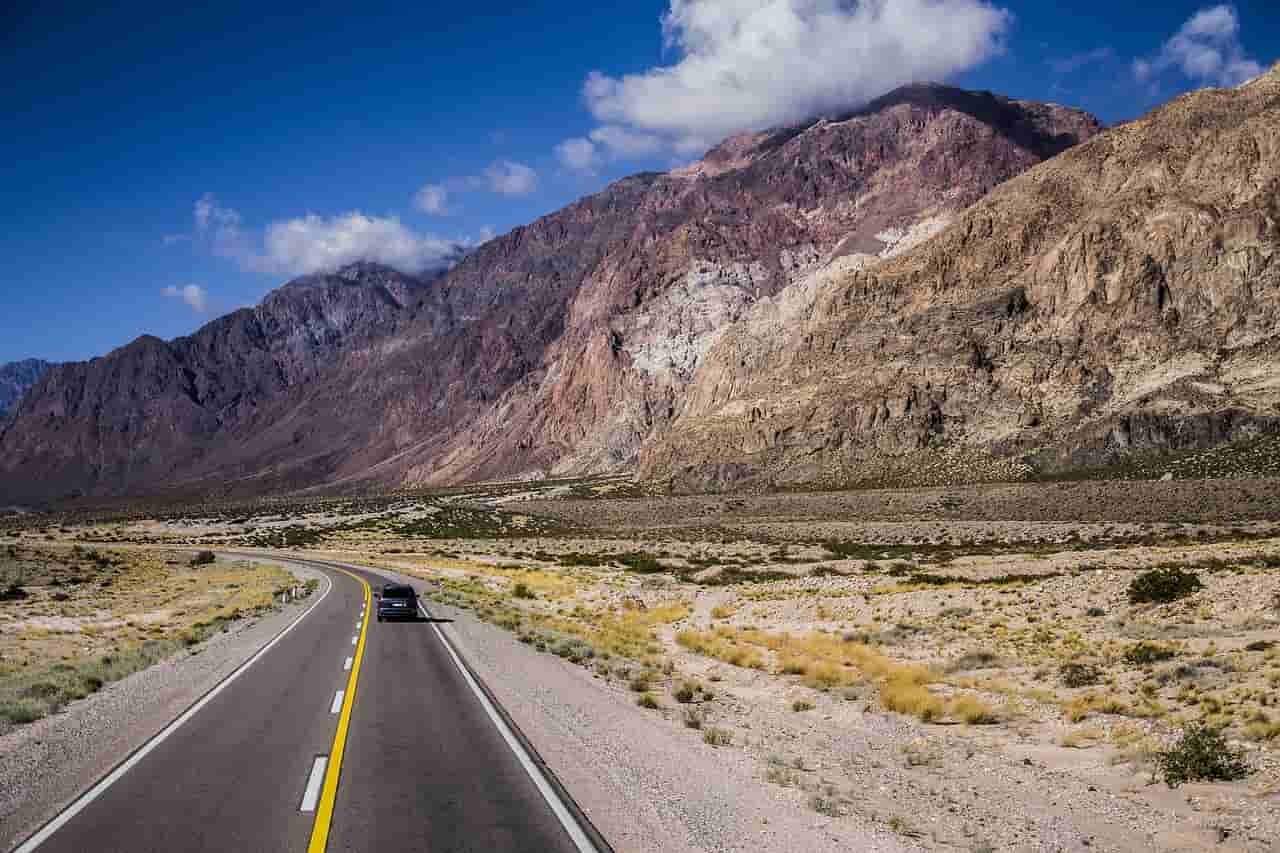 road-5056788_1280 (1)_compressed.jpg