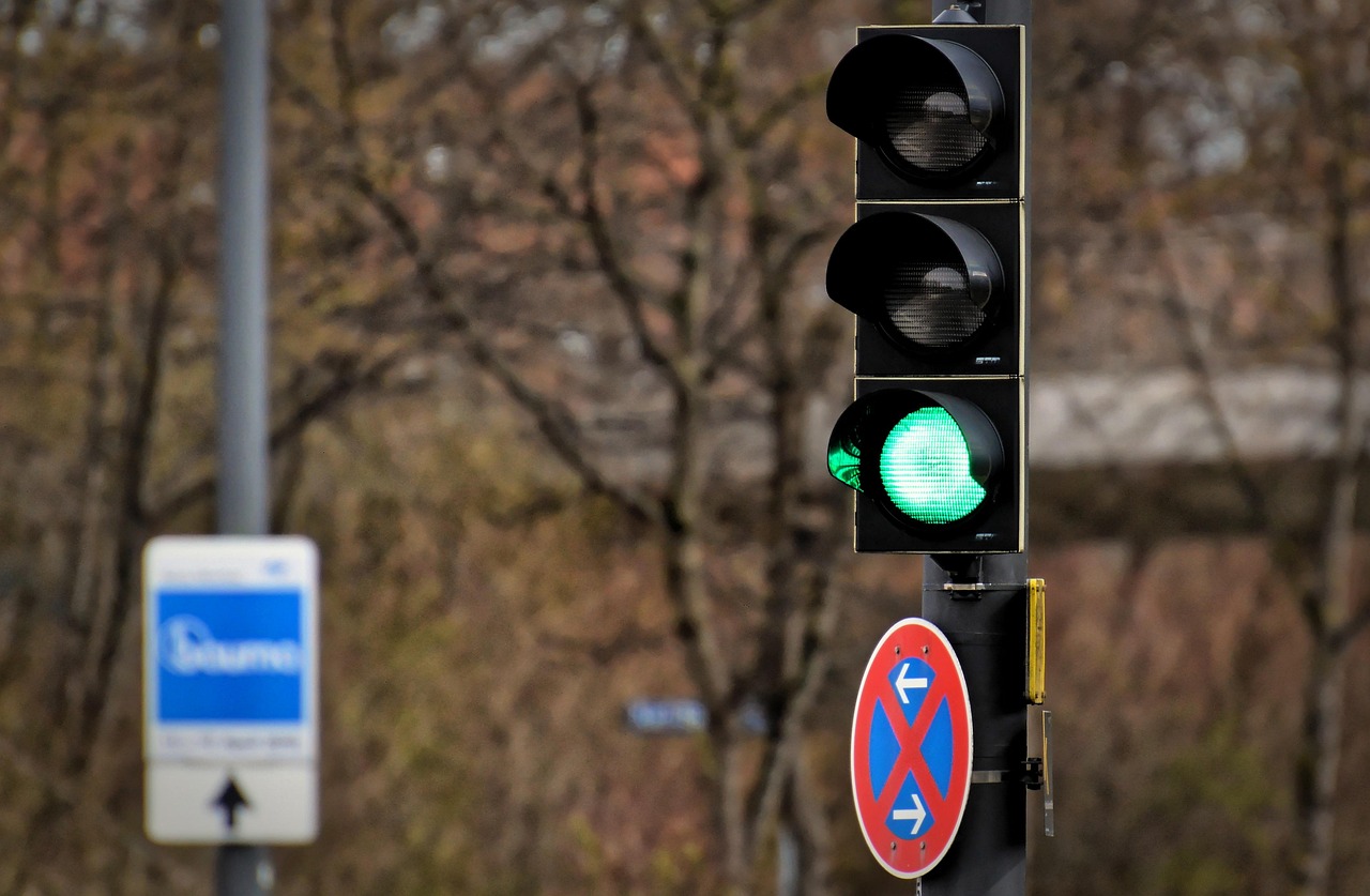 Traffic signal upgrades included in flurry of resolutions passed at Quincy City Council